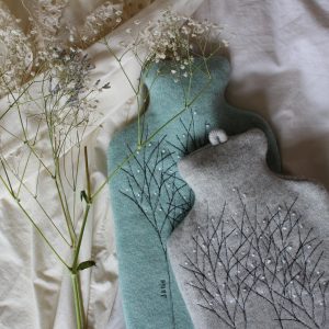 A Treeline Hot water bottle Pearl grey merino wool