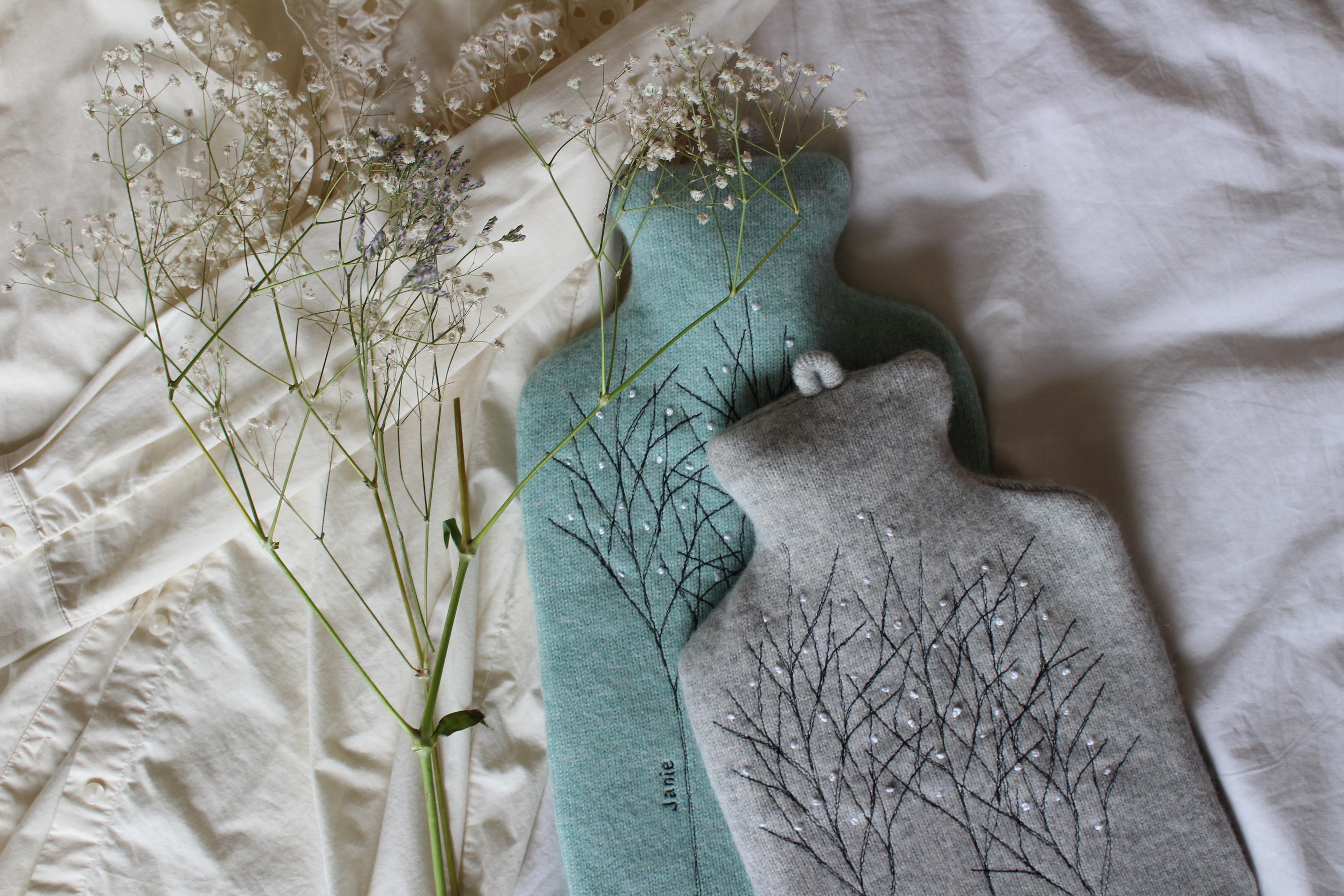 A Treeline Hot water bottle Pearl grey merino wool