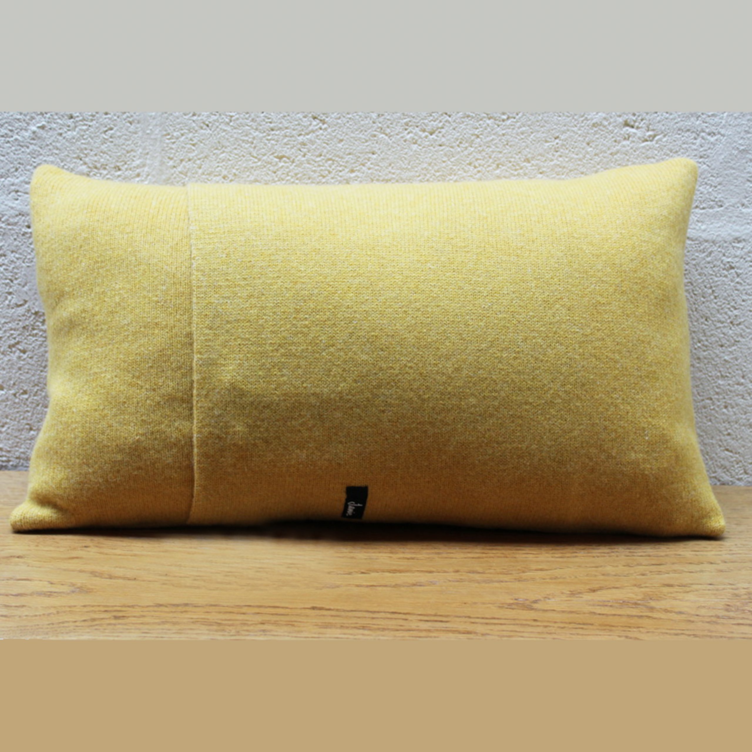 A Treeline cushion soft Gold - Image 4